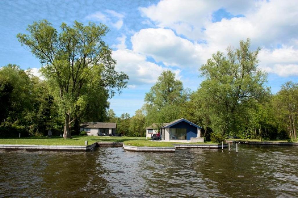 Bungalow Op Eiland Hotel Loosdrecht Buitenkant foto
